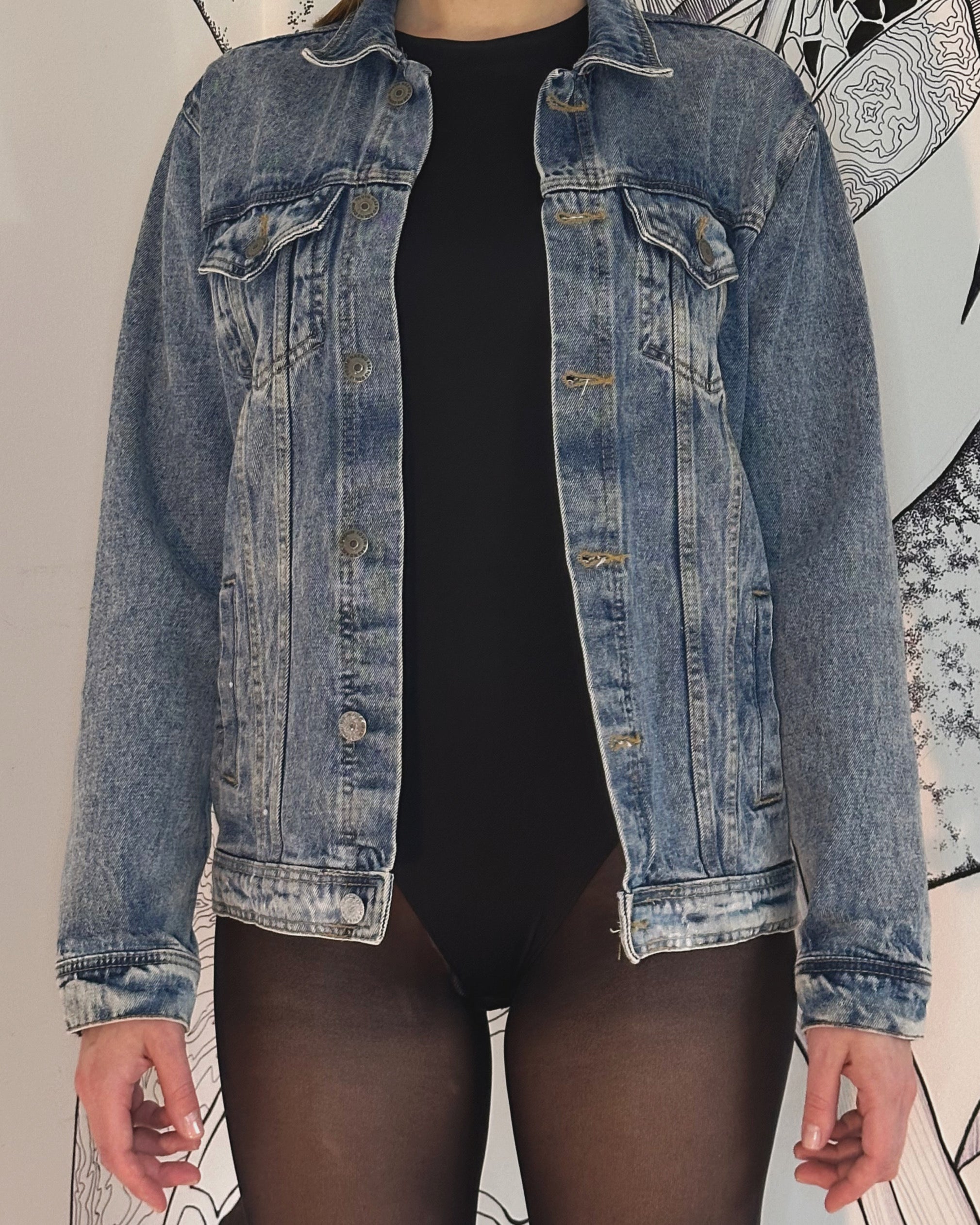 🎨 Custom Denim Jacket “Girl with a Pearl Earring”